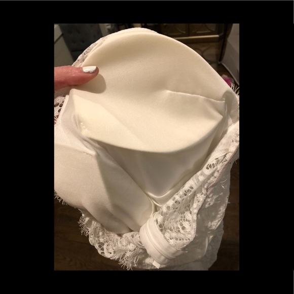 Lace white off the shoulder dress - Picture 7 of 9